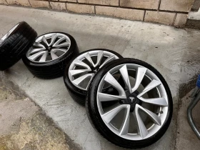 Гуми с джанти 235/35R20, снимка 2