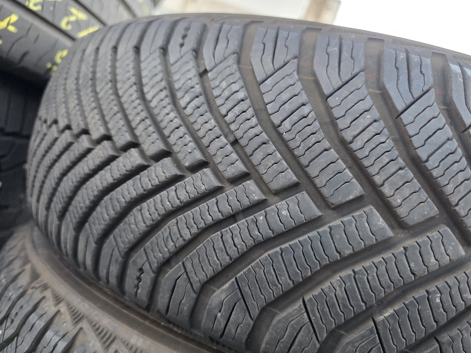 Гуми Зимни 175/60R16