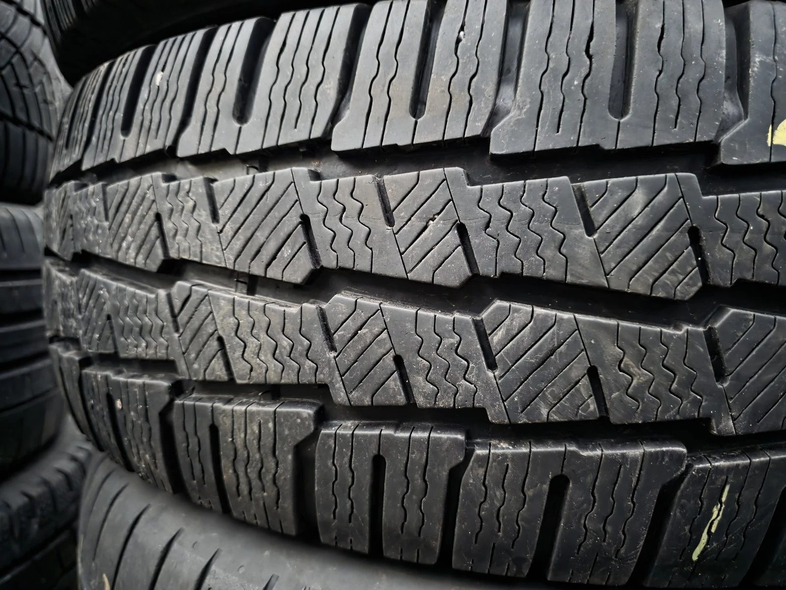 ���� 215/65R16 | Mobile.bg � ����������� 2