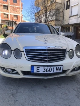 Mercedes-Benz E 220, снимка 1