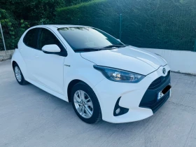 Обява за продажба на Toyota Yaris Chic Hibrid ~29 900 лв. - изображение 1