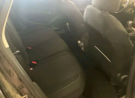 Peugeot 308 1.6Blue Hdi Facelift , снимка 13