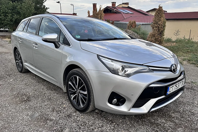 Toyota Avensis 1.8 Aut!!!LPG!!!, снимка 2 - Автомобили и джипове - 47277590