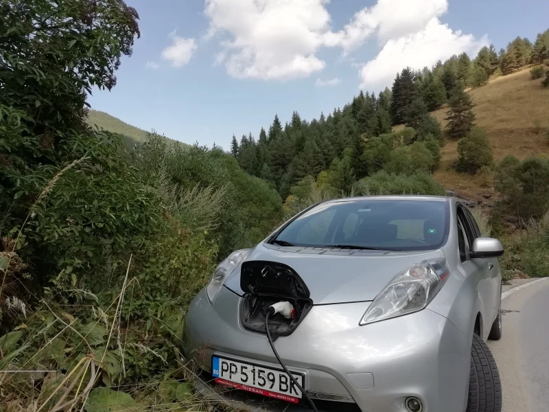 Nissan Leaf , снимка 2 - Автомобили и джипове - 48927585