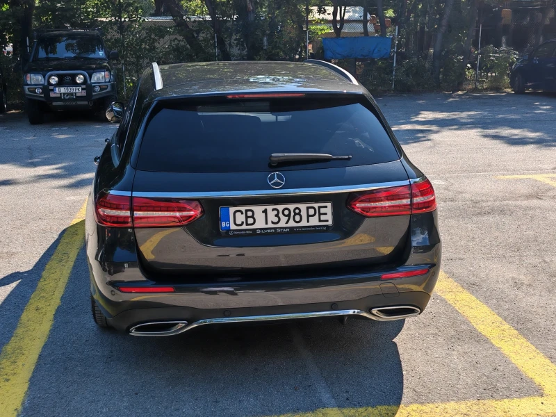 Mercedes-Benz E 300 4 Matic, снимка 4 - Автомобили и джипове - 52714986