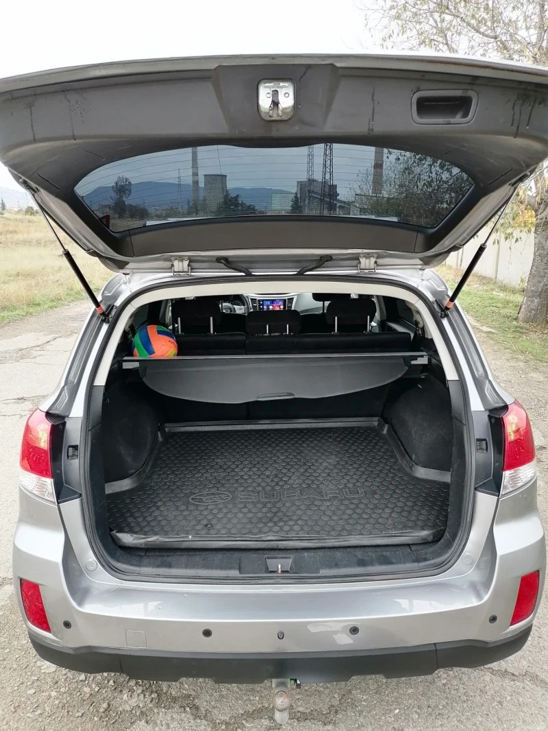 Subaru Outback 2.5 Swiss special, снимка 9 - Автомобили и джипове - 52310040