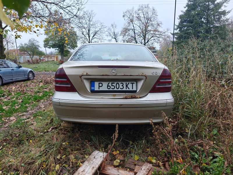 Mercedes-Benz C 220 W203, снимка 3 - Автомобили и джипове - 52376360