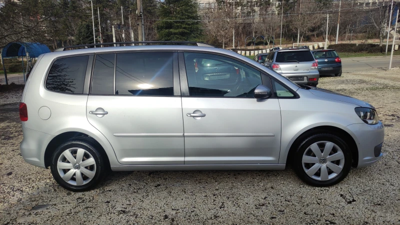 VW Touran 1.6 TDI NAVI, снимка 12 - Автомобили и джипове - 52837183
