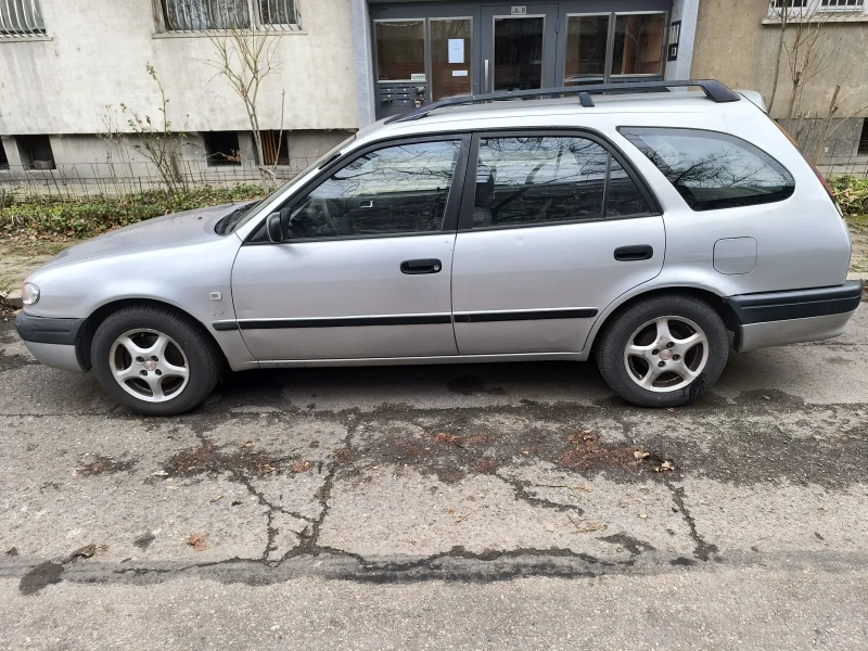 Toyota Corolla, снимка 4 - Автомобили и джипове - 53139846