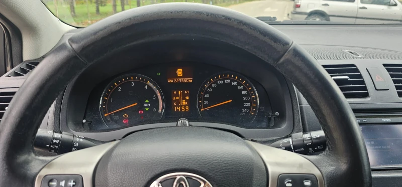 Toyota Avensis, снимка 10 - Автомобили и джипове - 53222470