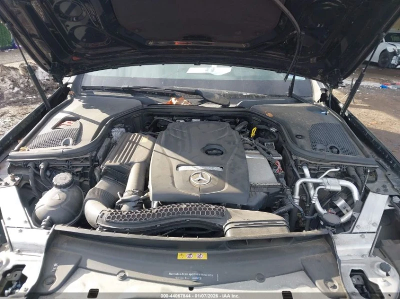 Mercedes-Benz E 300 2l 4Matic, снимка 10 - Автомобили и джипове - 53391093