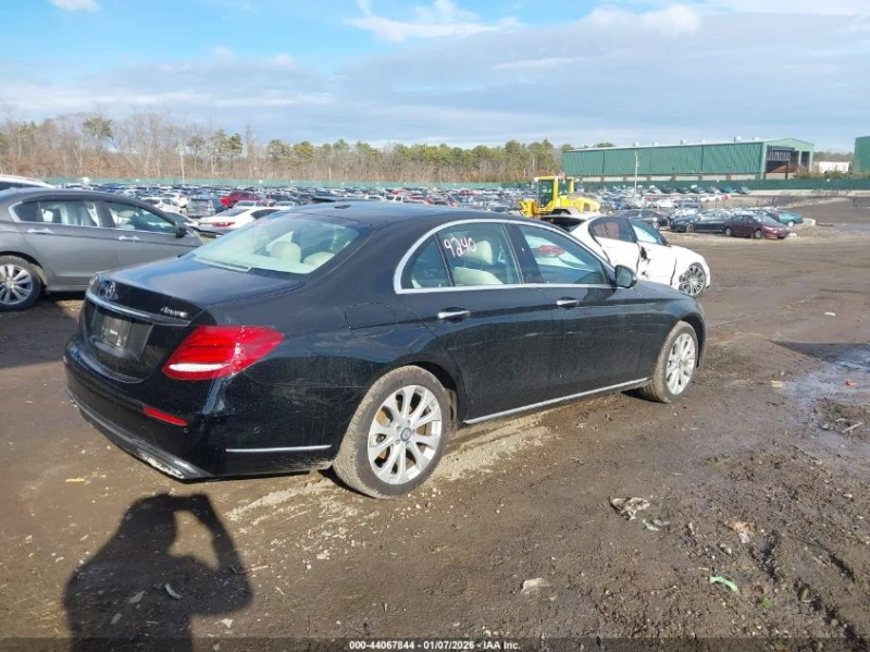 Mercedes-Benz E 300 2l 4Matic, снимка 4 - Автомобили и джипове - 53391093