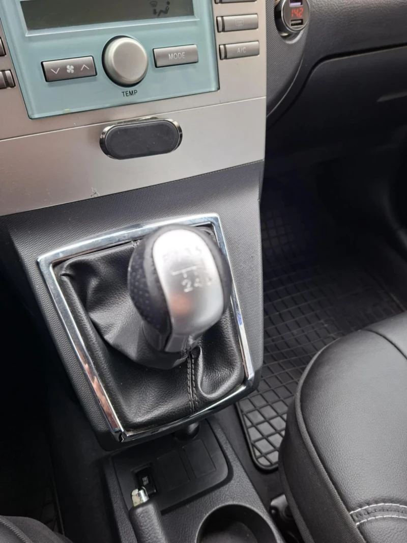 Toyota Corolla verso, снимка 7 - Автомобили и джипове - 53573760