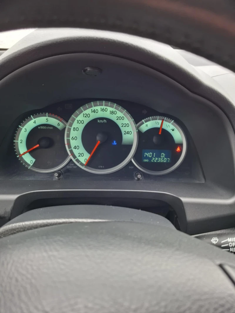 Toyota Corolla verso, снимка 12 - Автомобили и джипове - 53573760