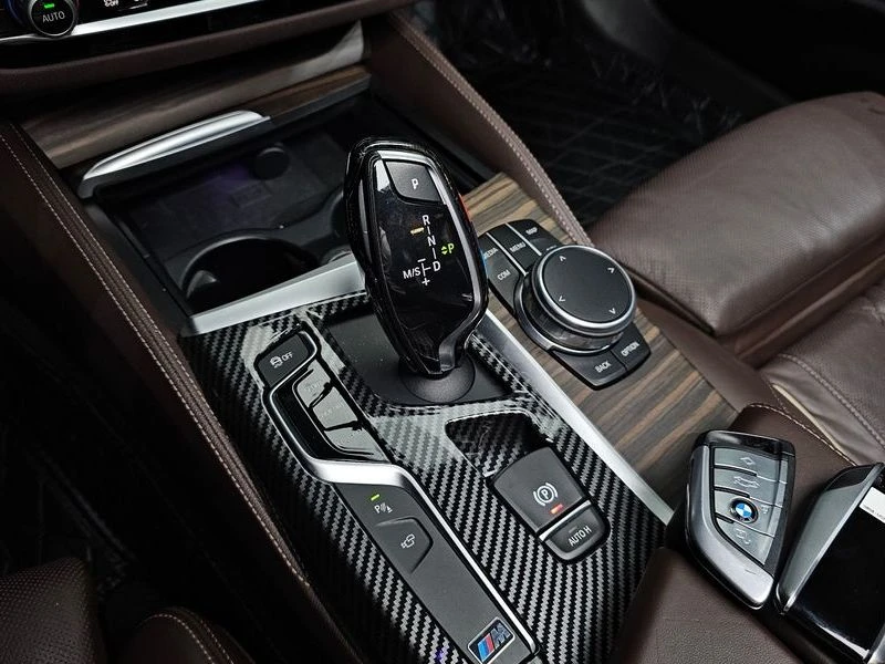 BMW 520 520d M Sport Package Plus| 190к.с.| ВКЛ.ТЕХНОТЕСТ, снимка 8 - Автомобили и джипове - 55130476