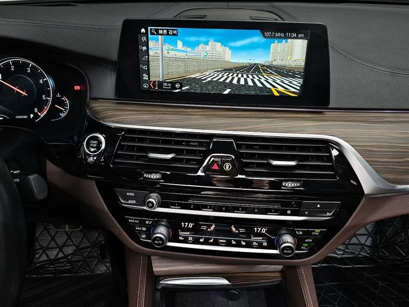 BMW 520 520d M Sport Package Plus| 190к.с.| ВКЛ.ТЕХНОТЕСТ, снимка 13 - Автомобили и джипове - 55130476