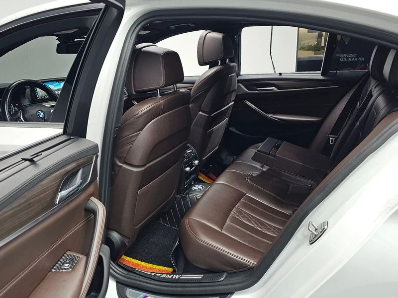 BMW 520 520d M Sport Package Plus| 190к.с.| ВКЛ.ТЕХНОТЕСТ, снимка 11 - Автомобили и джипове - 55130476