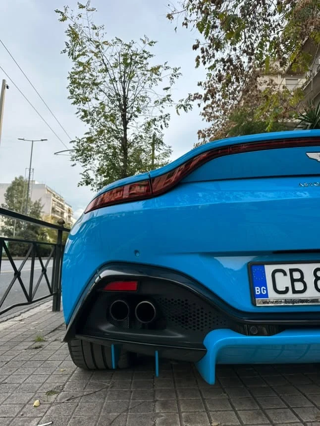 Aston Martin V8 Vantage, снимка 14 - Автомобили и джипове - 56660552