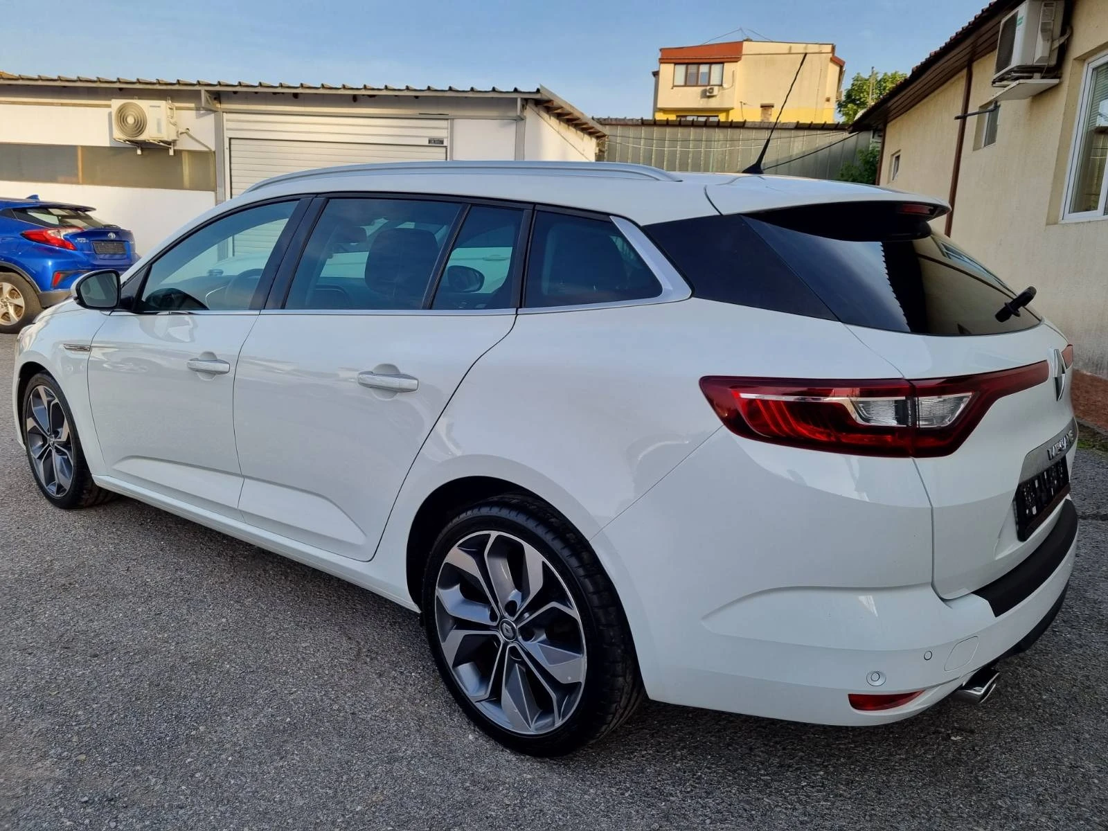 Renault Megane BOSE АВТОМАТИК  НАВИГАЦИЯ КАМЕРА КОЖА FULL LED  - изображение 5