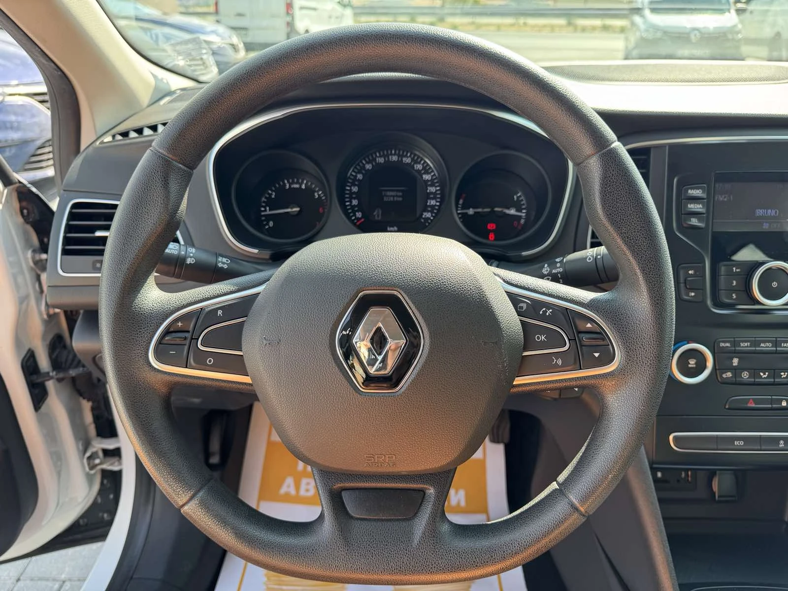 Renault Megane 1.3TCe 140 к.с./Life - изображение 9