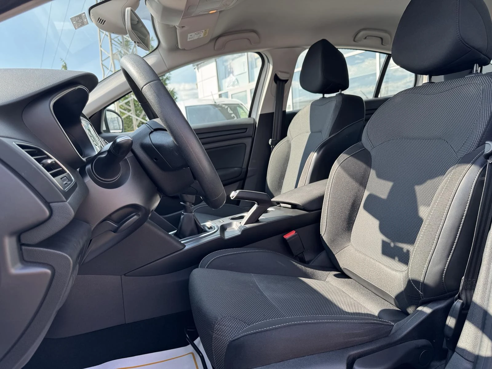 Renault Megane 1.3TCe 140 к.с./Life - изображение 10
