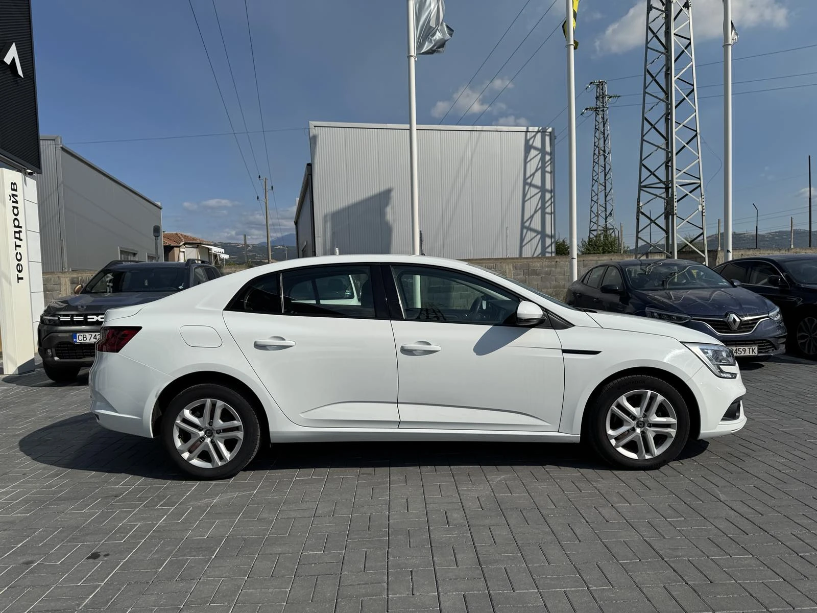 Renault Megane 1.3TCe 140 к.с./Life - изображение 7