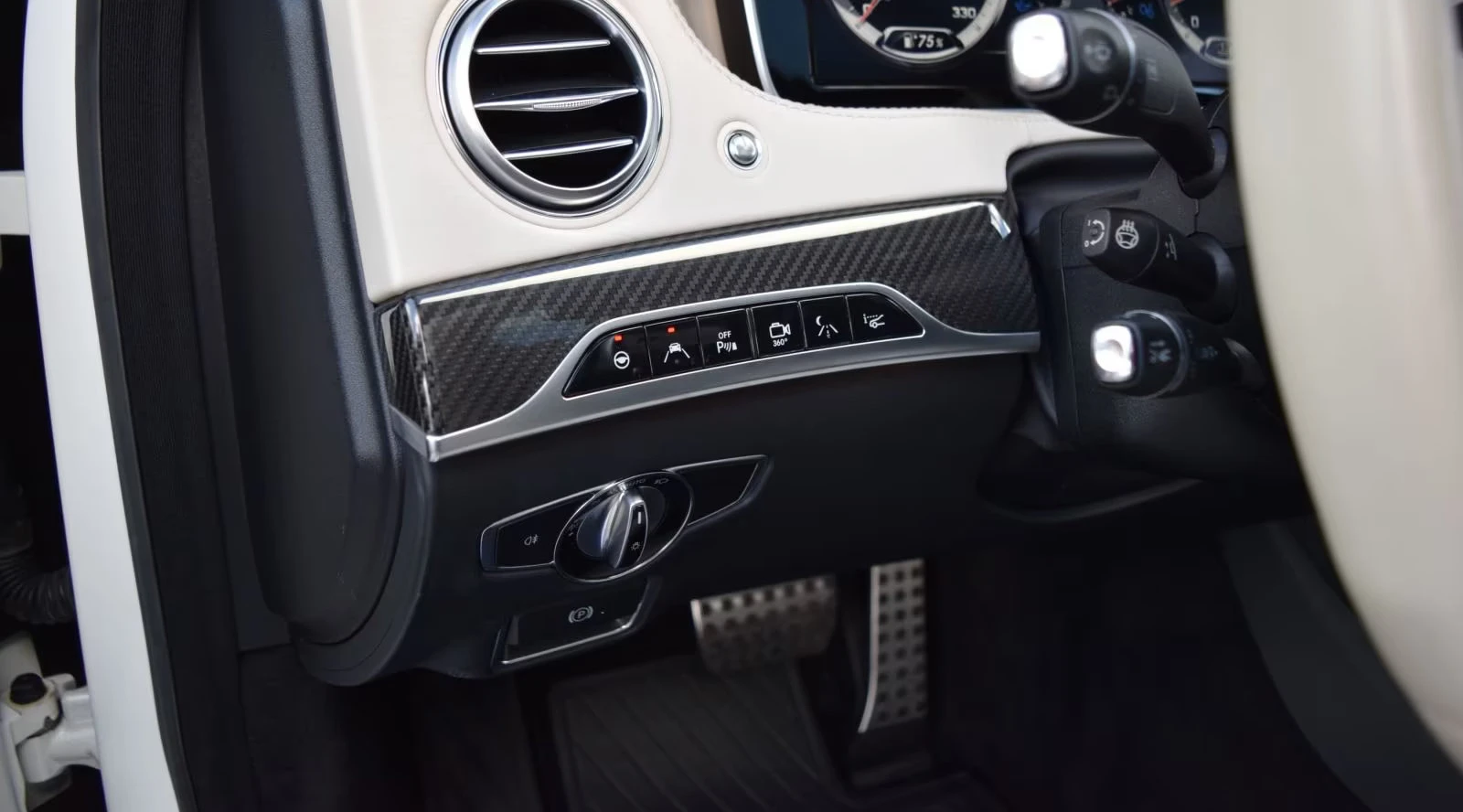 Mercedes-Benz S 63 AMG 4MATIC/BITURBO/577HP/NIGHT-V/BURM/360/ACC/HUD/820f - изображение 9
