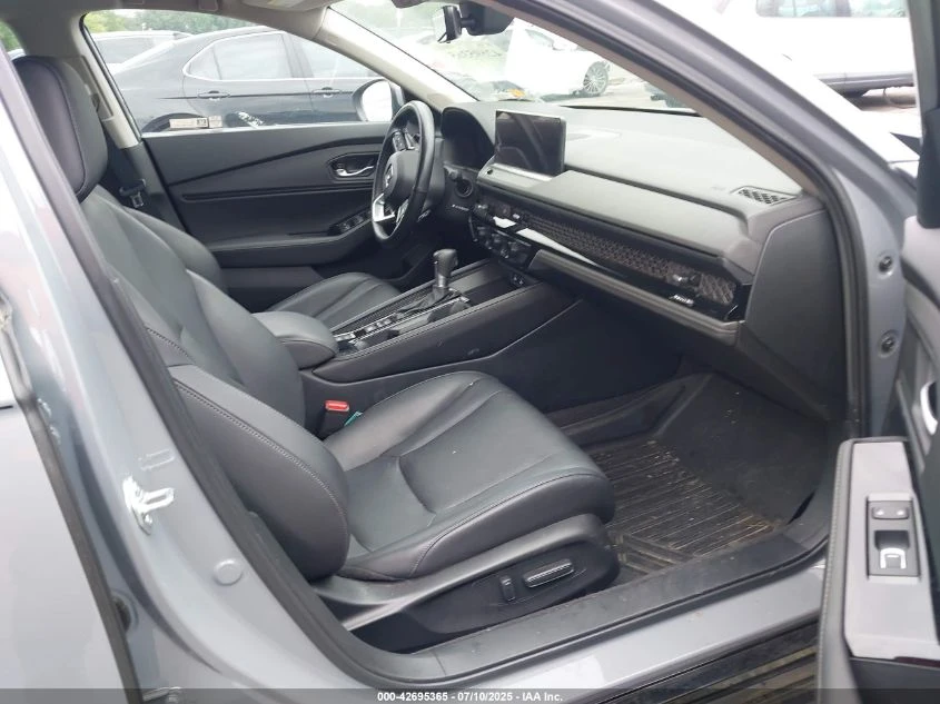 Honda Accord 2.0L I-4 DI, DOHC, VVT, 146HP Front Wheel Drive - изображение 10