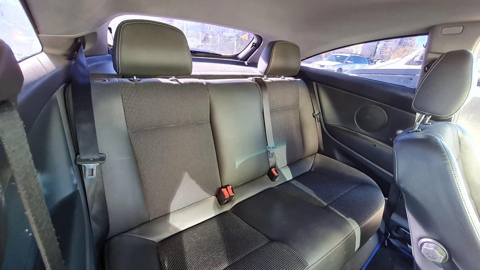 Opel Astra GTC - изображение 4