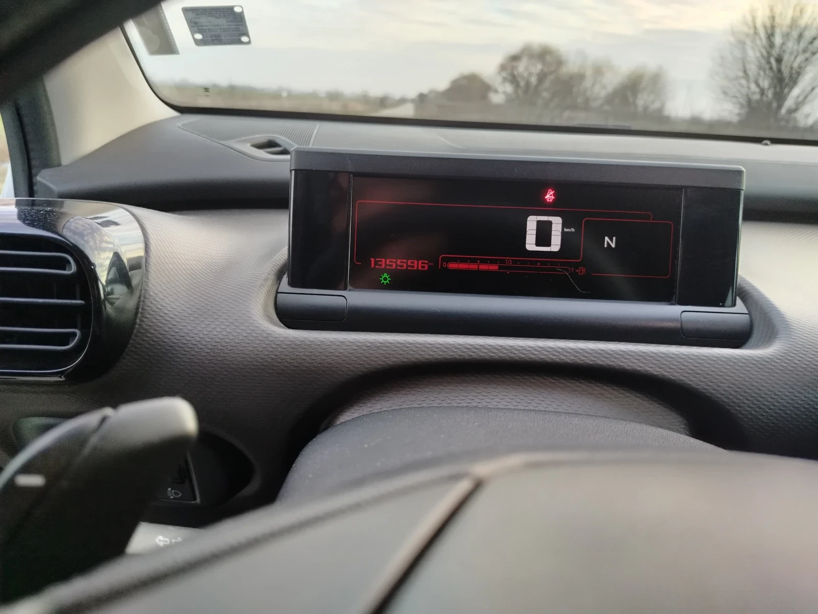 Citroen C4 Cactus 1.6 дизел - изображение 9