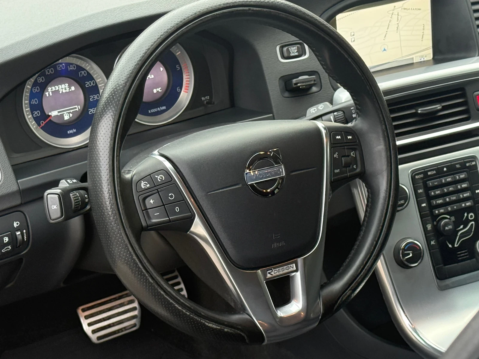 Volvo V60 2.0 D4 163k.c. AVTOMAT R-DESIGN, снимка 8 - Автомобили и джипове - 54206573