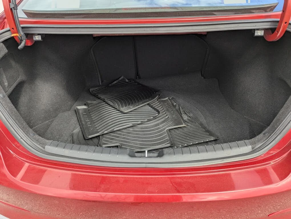 Hyundai Elantra GL FWD АвтоКредит  (ЦЕНА ДО БГ), снимка 6 - Автомобили и джипове - 54784050