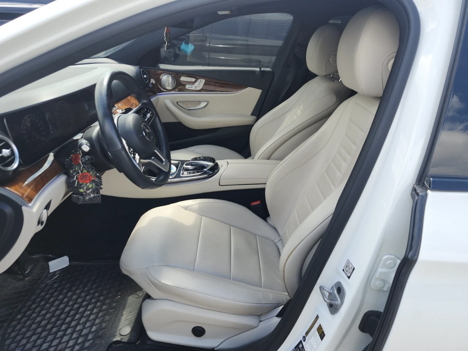 Mercedes-Benz E 300 2019 Mercedes-Benz E 300, снимка 5 - Автомобили и джипове - 55429927