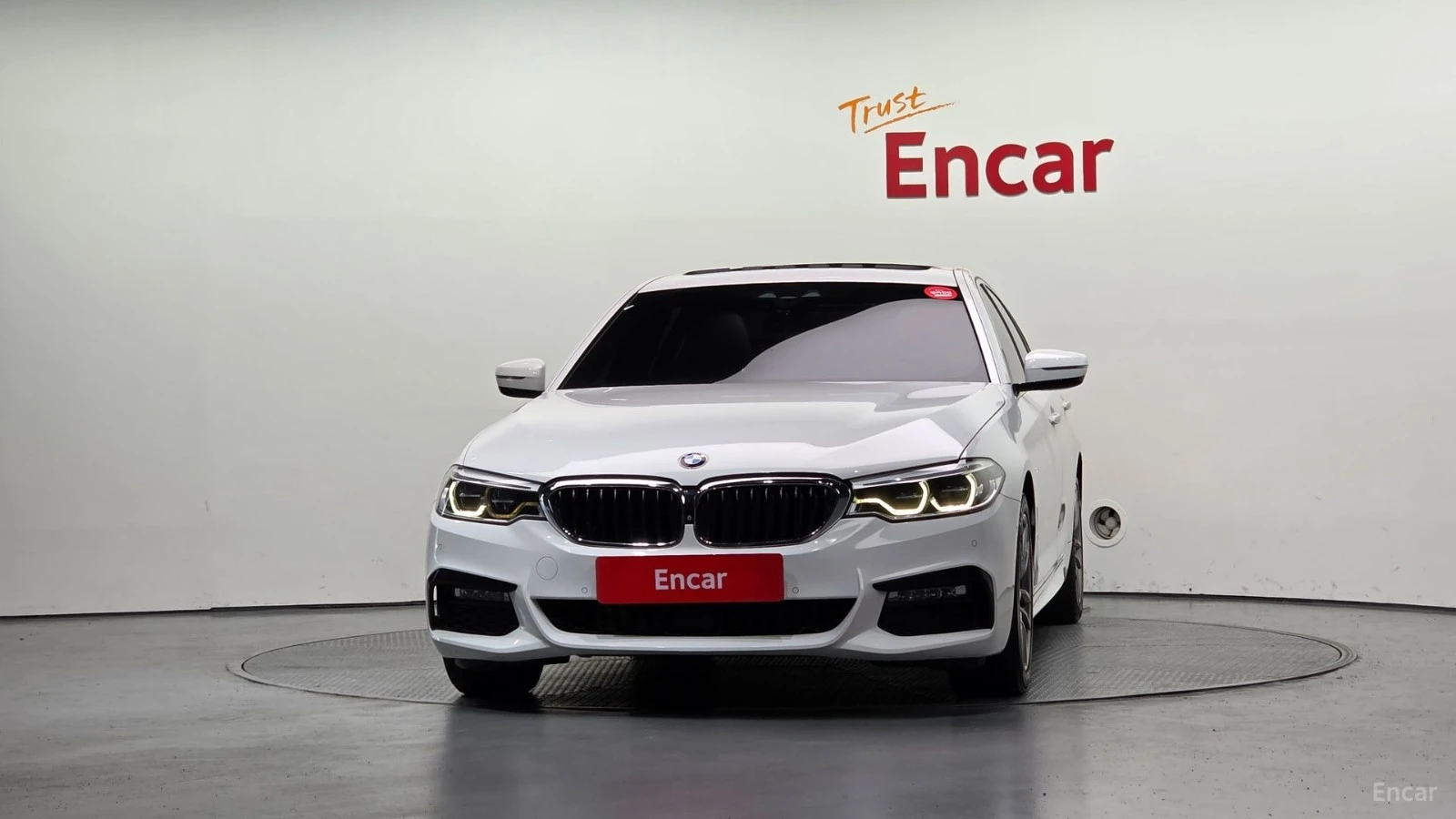 BMW 530 i - M PKG - ОБДУХВАНЕ - ПОДГРЕВИ - HEADUP, снимка 3 - Автомобили и джипове - 56311593