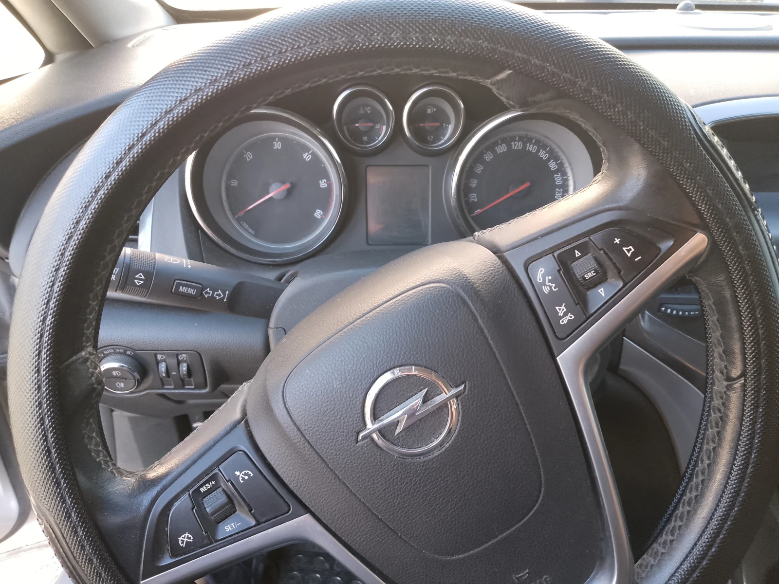 Opel Astra 1, 7 CDTI, снимка 9 - Автомобили и джипове - 56362972