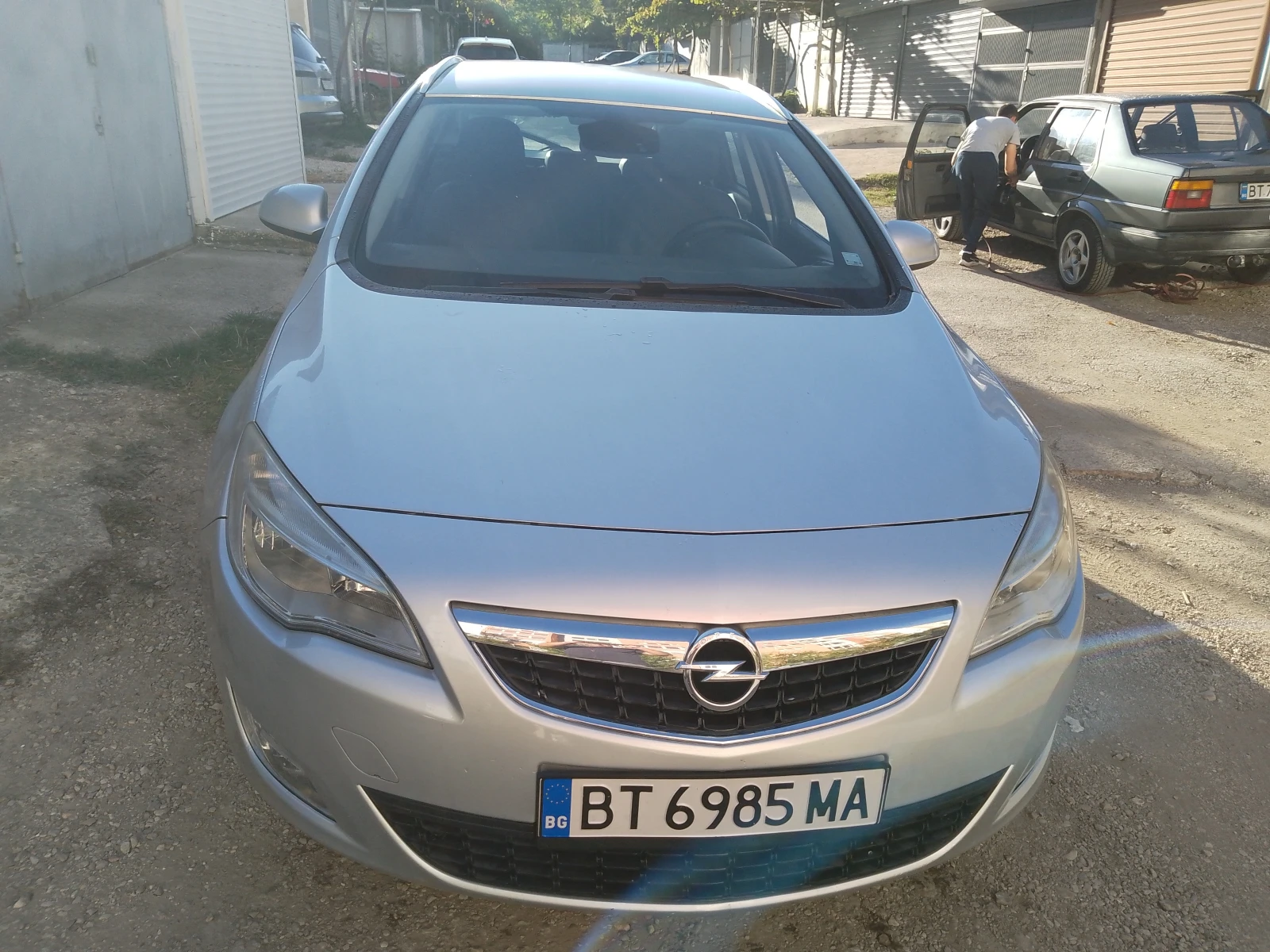 Opel Astra 1, 7 CDTI, снимка 2 - Автомобили и джипове - 56362972