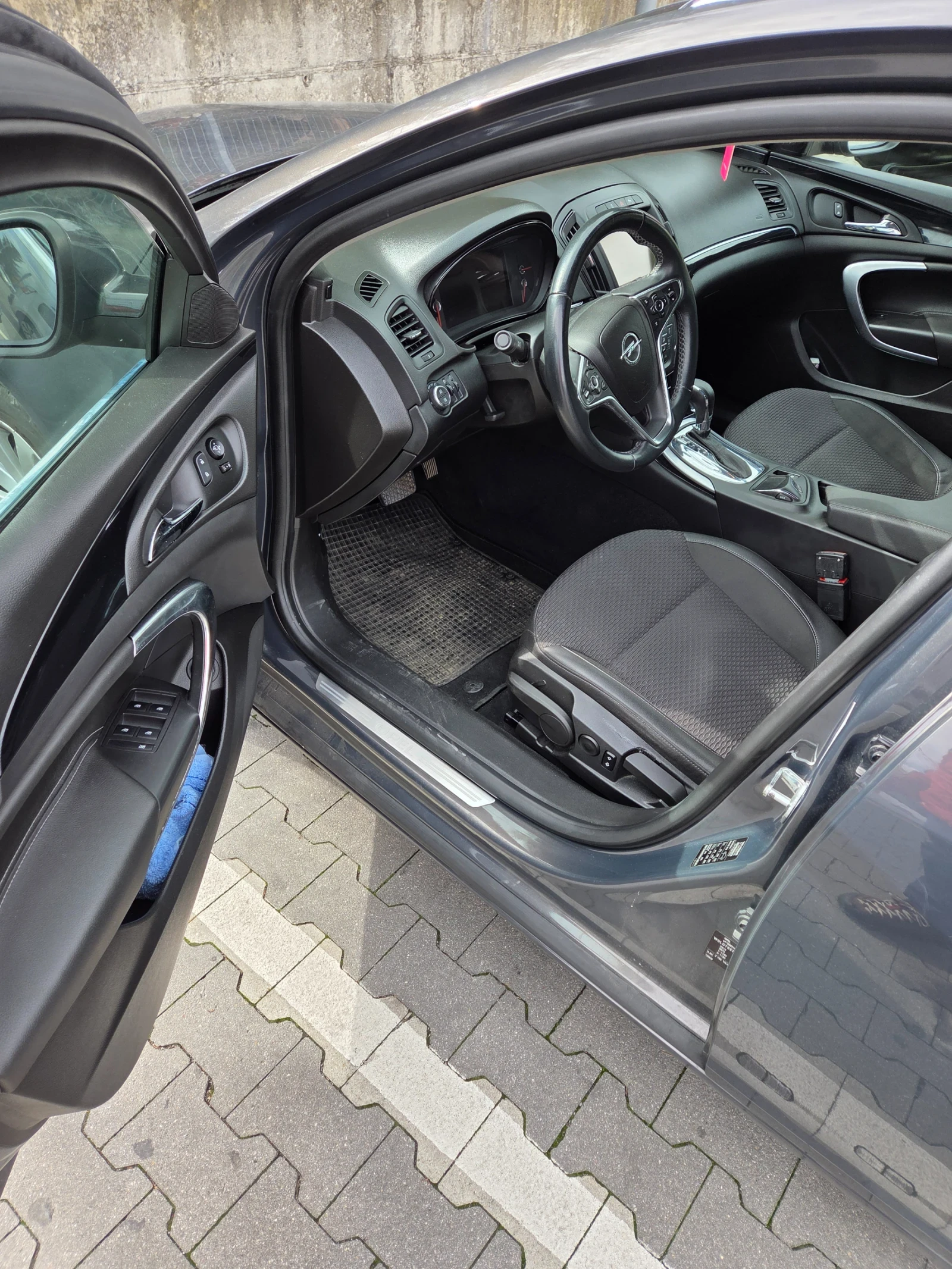 Opel Insignia, снимка 6 - Автомобили и джипове - 56531044