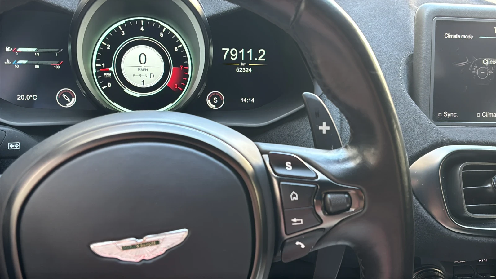 Aston Martin V8 Vantage, снимка 12 - Автомобили и джипове - 56660552