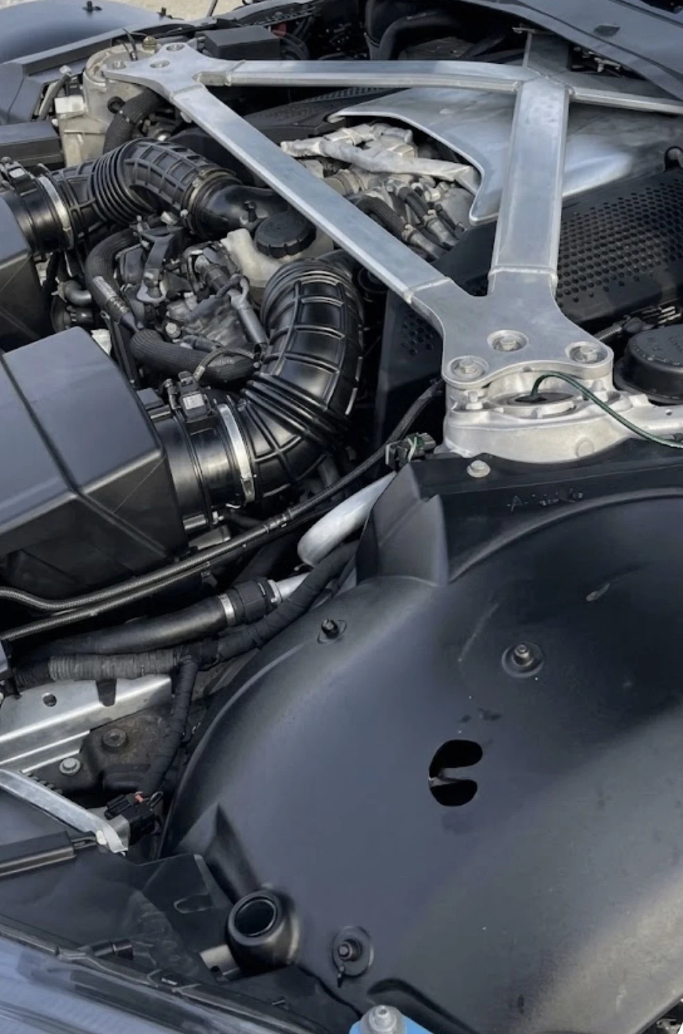Aston Martin V8 Vantage, снимка 7 - Автомобили и джипове - 56660552