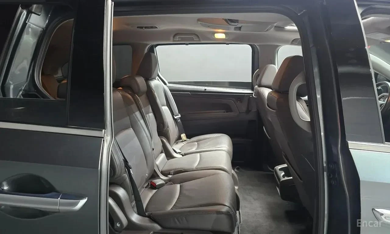 Honda Odyssey, снимка 13 - Автомобили и джипове - 56687124