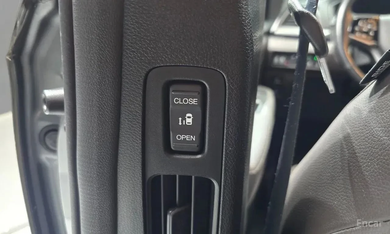 Honda Odyssey, снимка 15 - Автомобили и джипове - 56687124