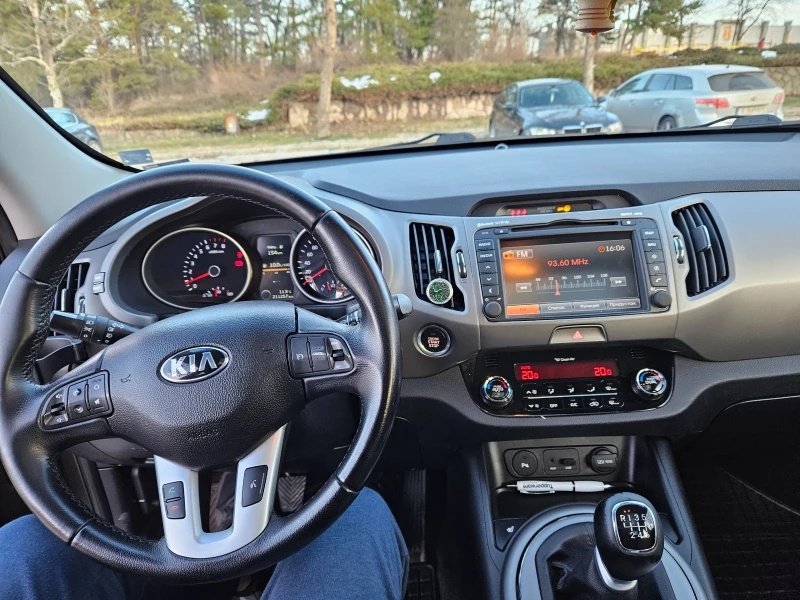 Kia Sportage, снимка 2 - Автомобили и джипове - 49333661