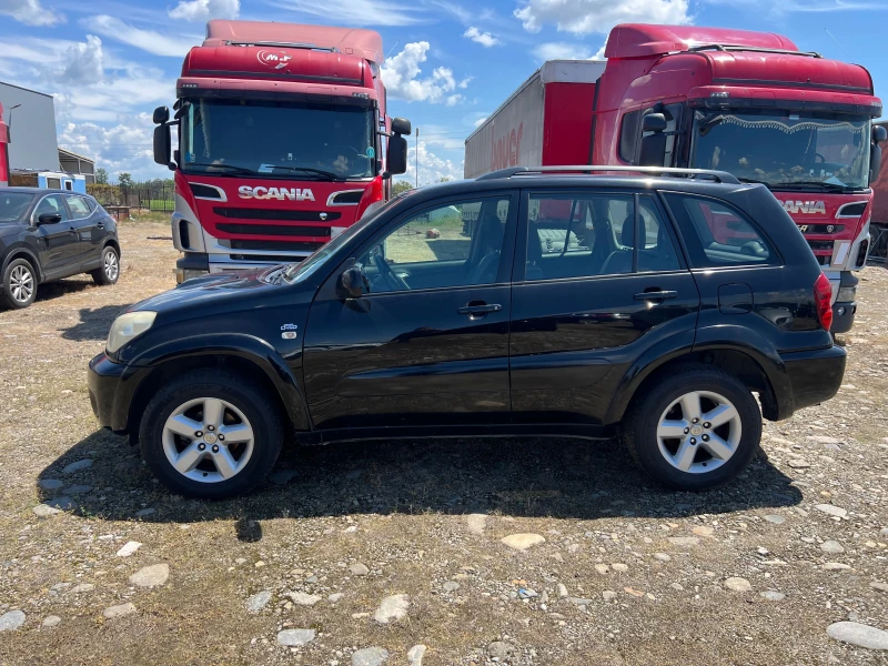 Toyota Rav4 2.0 D4D, снимка 8 - Автомобили и джипове - 50285177