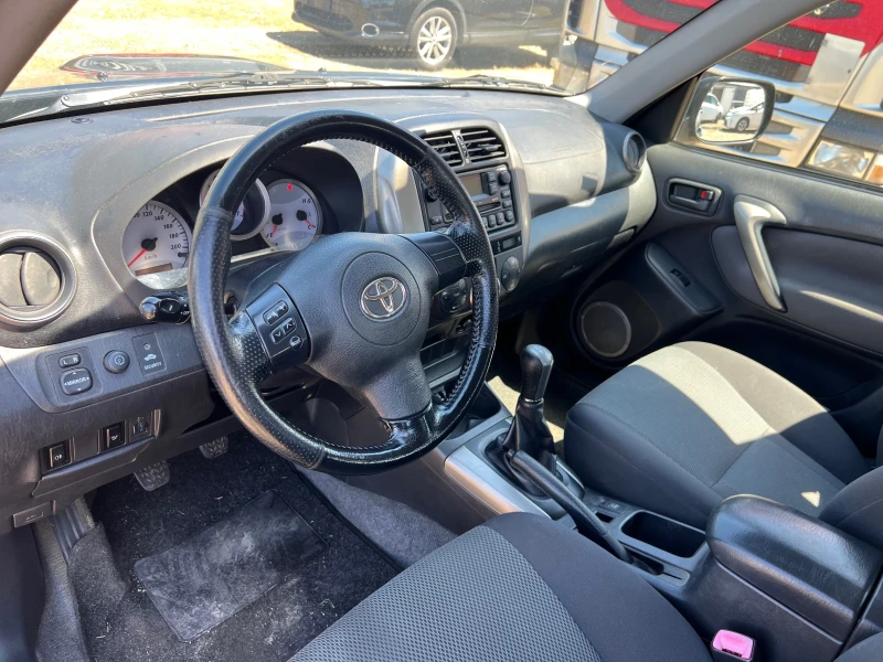Toyota Rav4 2.0 D4D, снимка 9 - Автомобили и джипове - 50285177