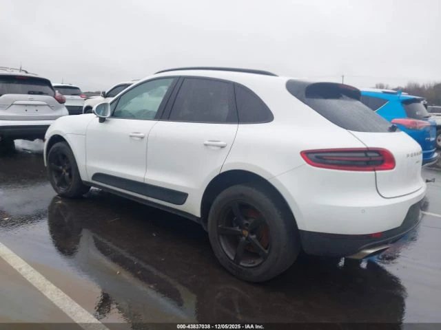 Porsche Macan * Камера* Ambient* Памет* Подгрев* Алкантара, снимка 4 - Автомобили и джипове - 53031122