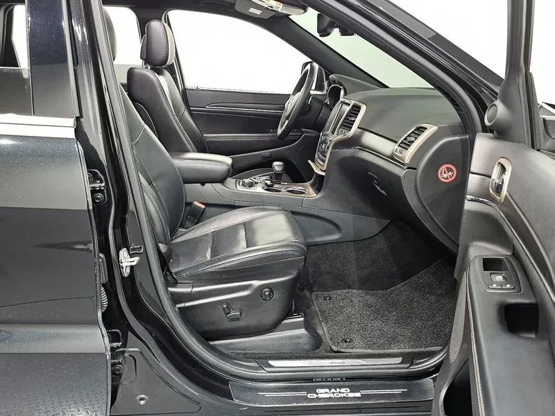 Jeep Cherokee 3.6 Limited, снимка 11 - Автомобили и джипове - 53595263