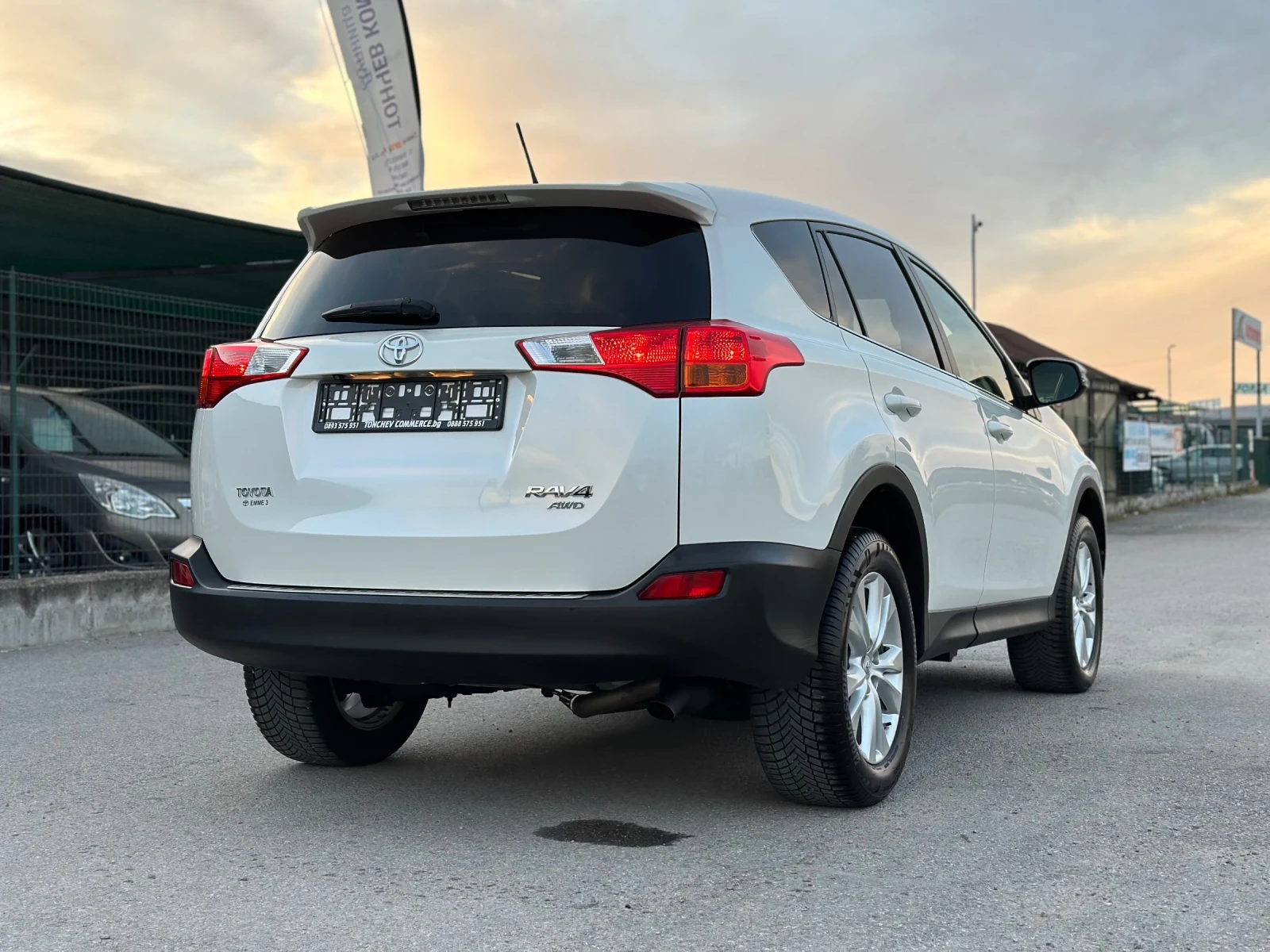 Toyota Rav4 2.2-D4D-4x4-168.000km-LED-NAVI-KAMERA-6-speed-NEW - изображение 6