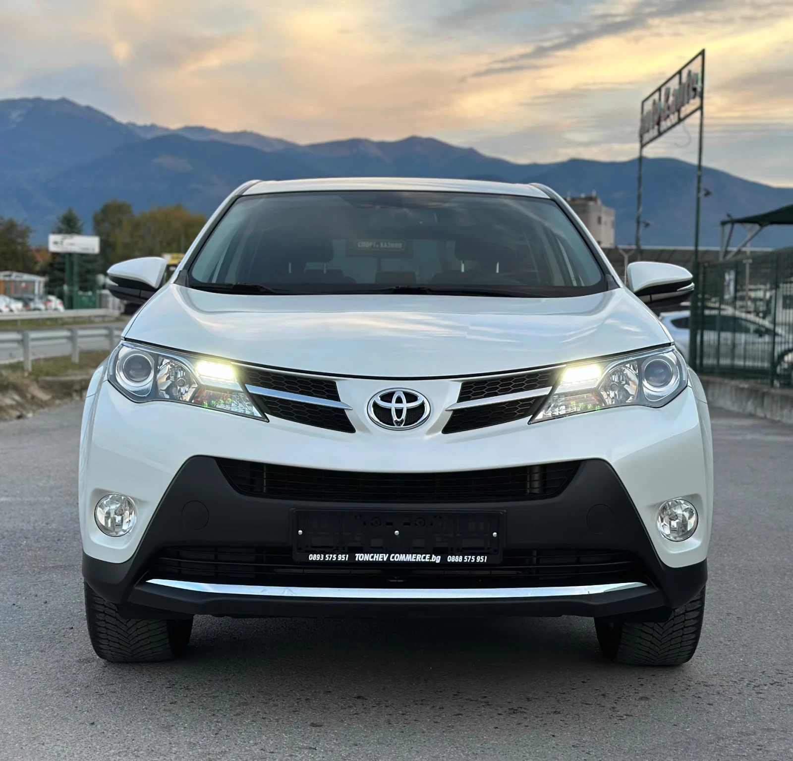 Toyota Rav4 2.2-D4D-4x4-168.000km-LED-NAVI-KAMERA-6-speed-NEW - изображение 2