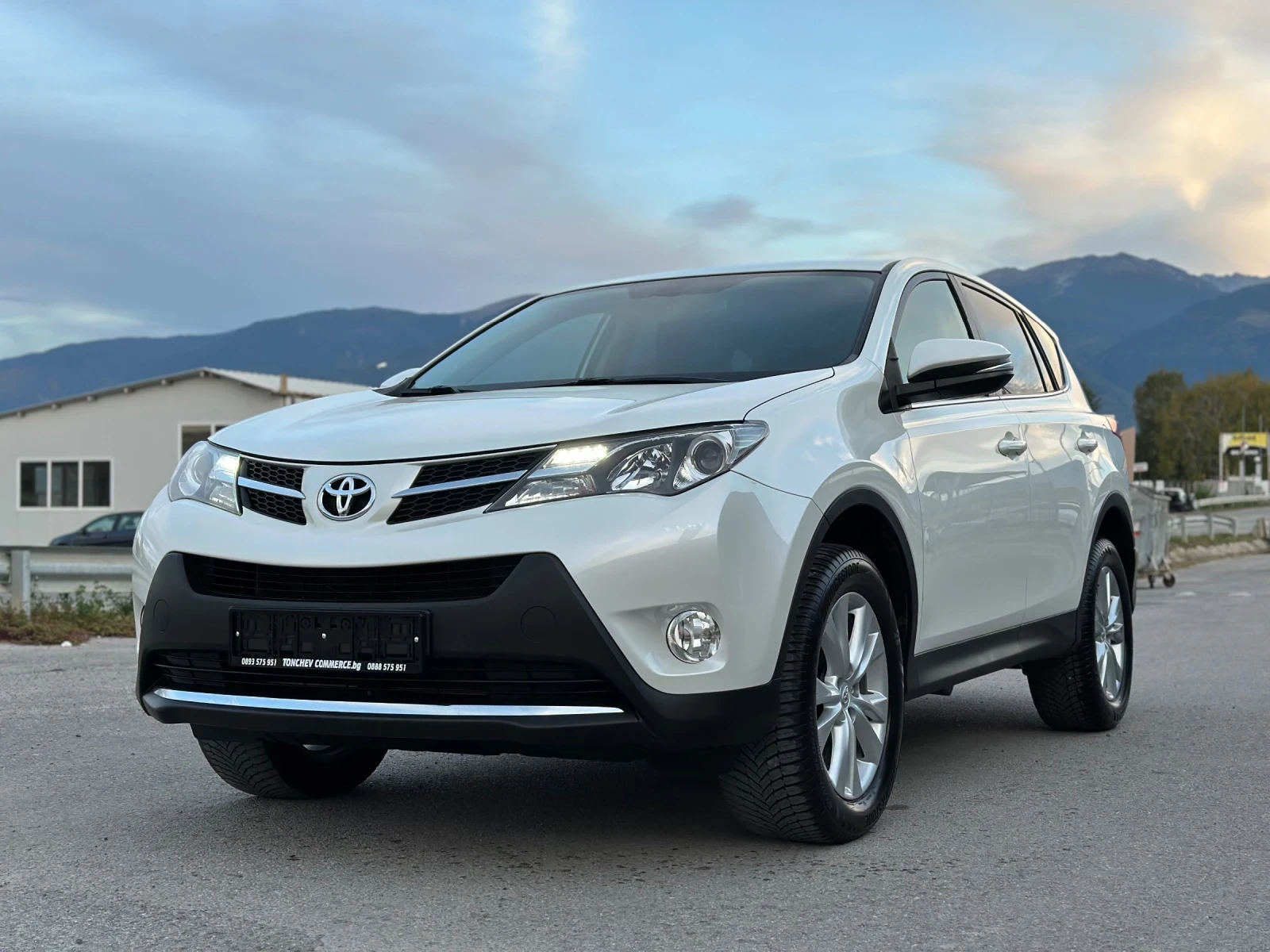 Toyota Rav4 2.2-D4D-4x4-168.000km-LED-NAVI-KAMERA-6-speed-NEW - изображение 3