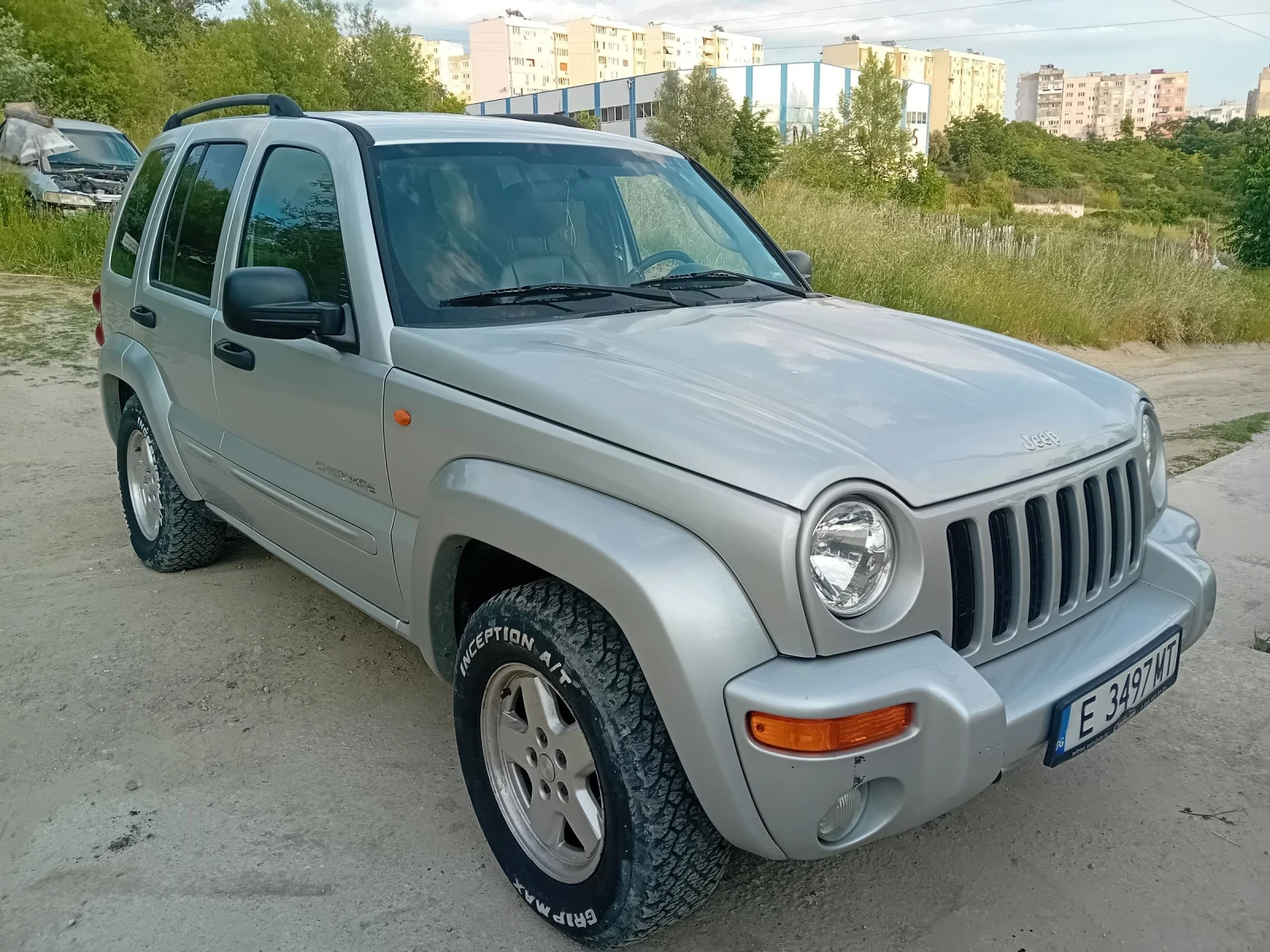 Jeep Cherokee  - изображение 2